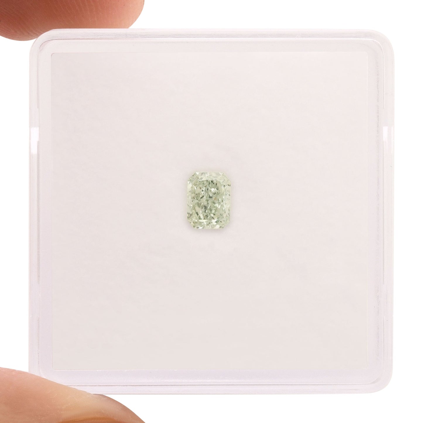 0,32 Karat Fancy Light Green Radiant Diamant VS1 GIA