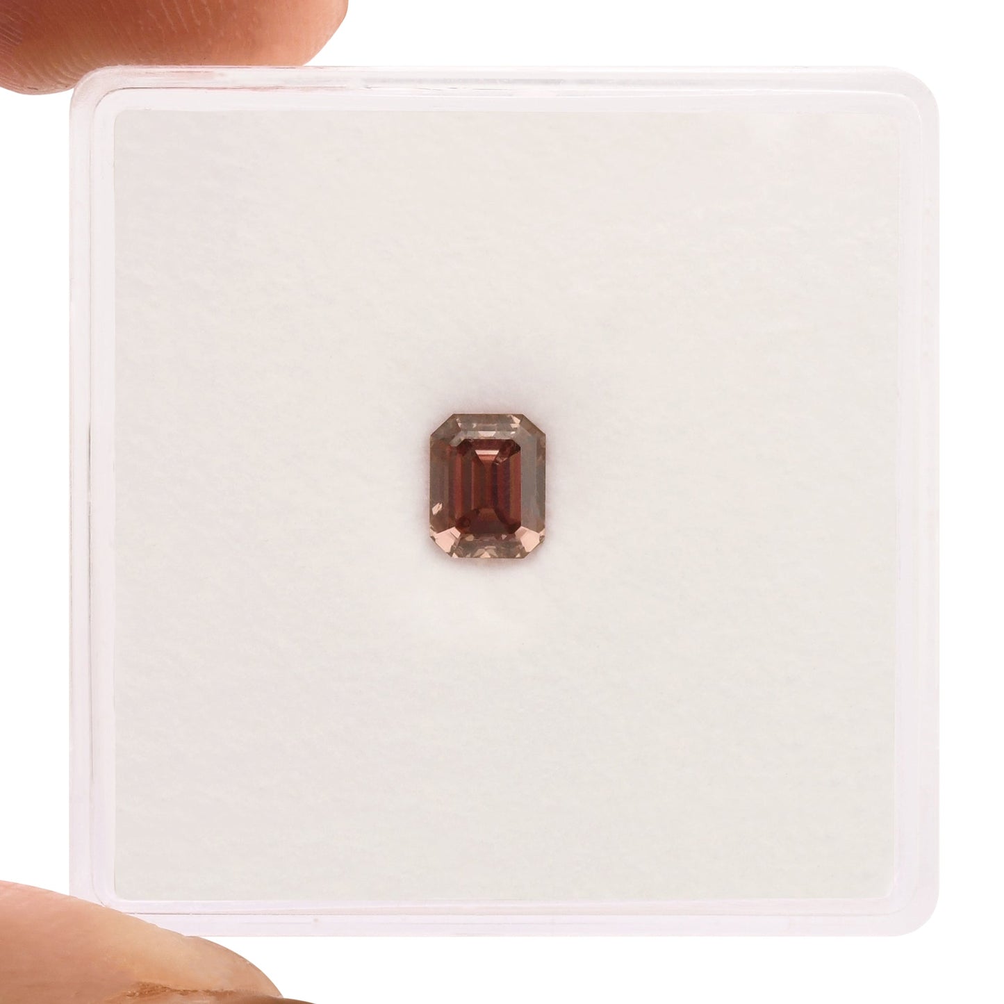 0,45 Karat Fancy Deep Orange Pink Emerald Diamond VVS1 GIA