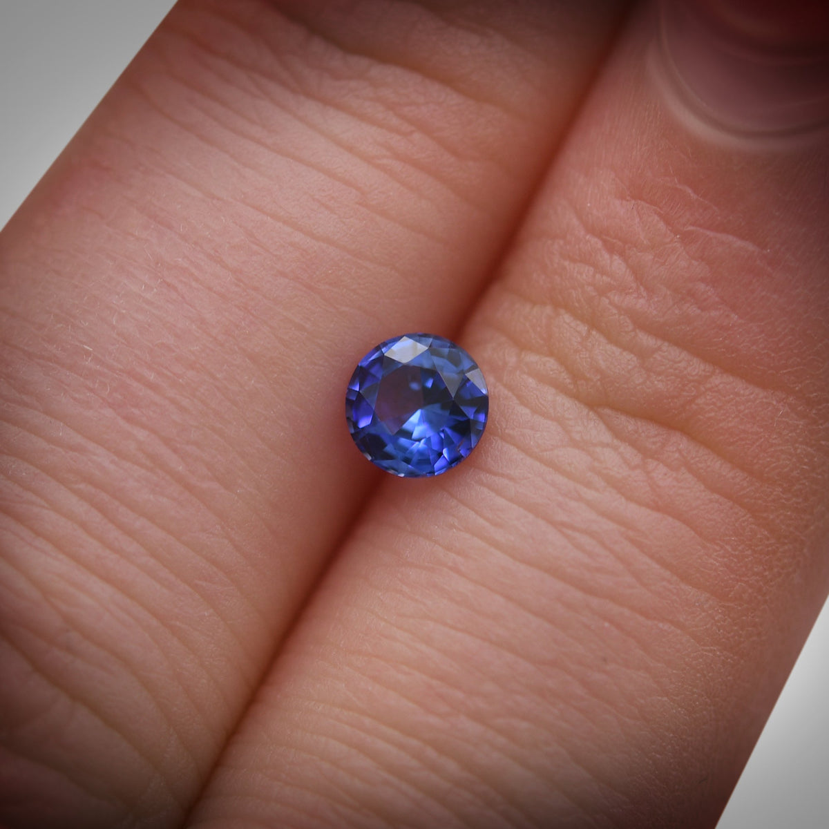 Runder Saphir | 0,59 ct | Blau | Ref. 711354
