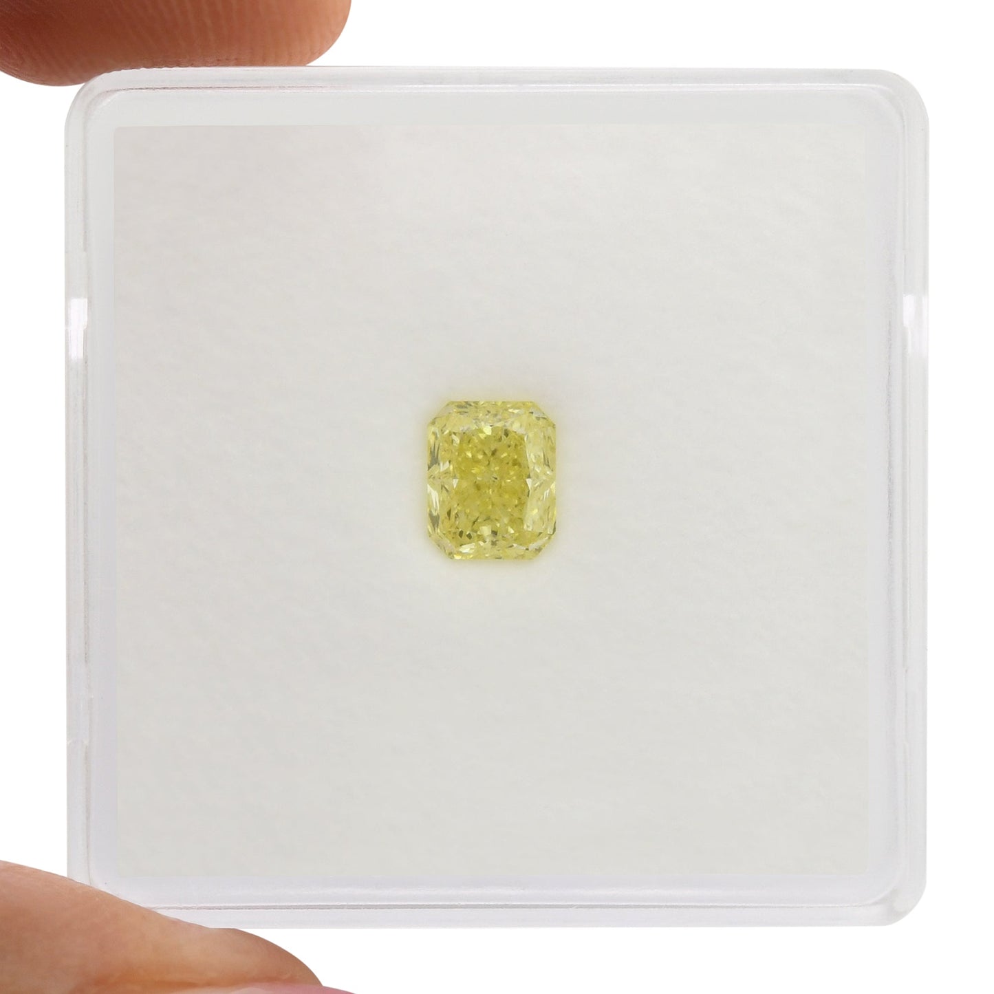 0,60 Karat Fancy Yellow Radiant FL GIA