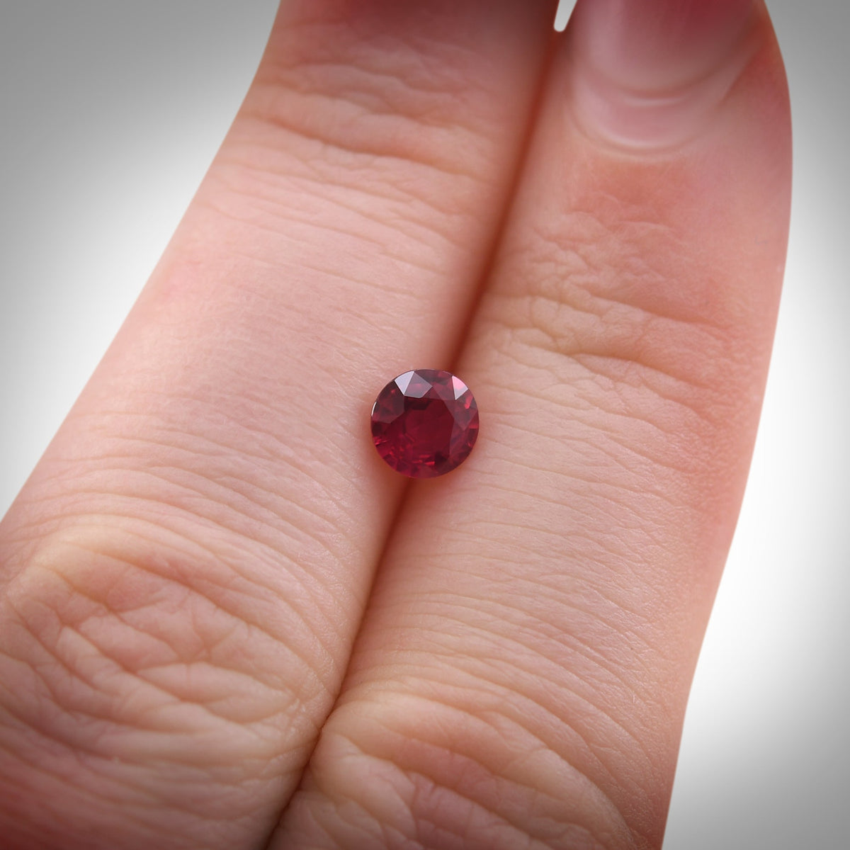 Runder Rubin | 0,64 ct | Rot | Ref. 711371