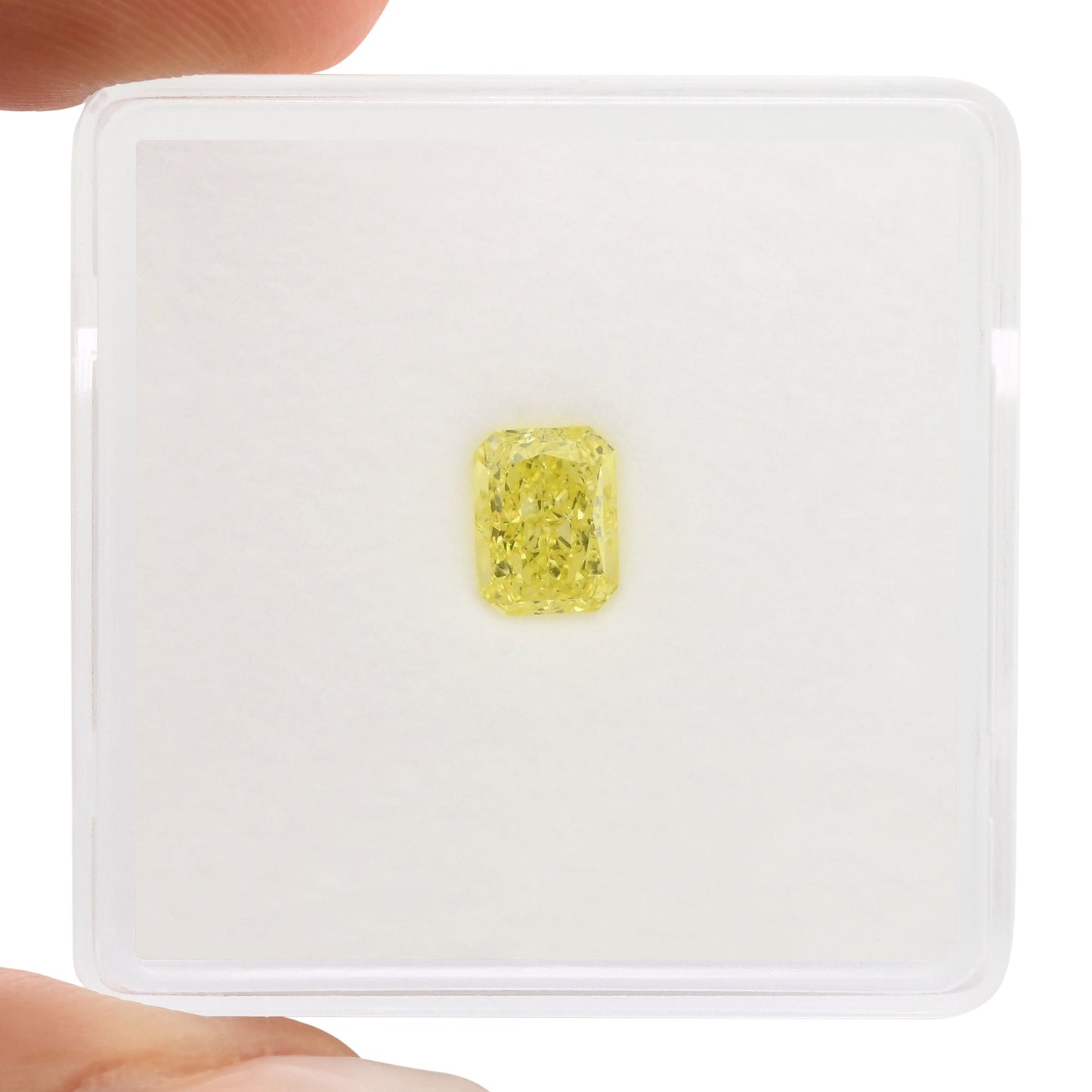 0,65 Karat Fancy Intense Yellow Radiant VVS2 GIA