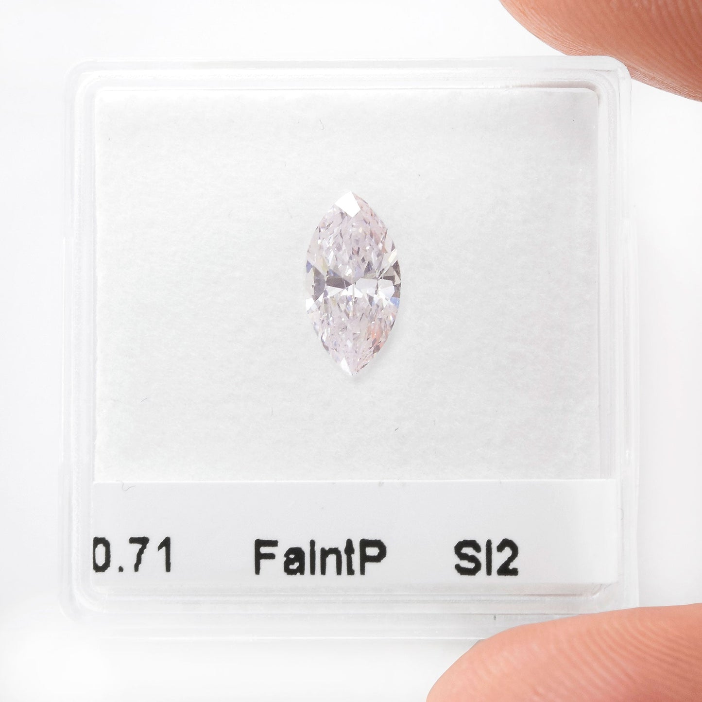 0,71 Karat zartrosa Marquise-Diamant SI2 GIA