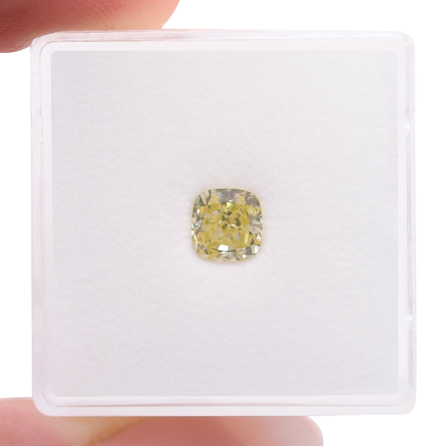0,71 Karat Fancy Light Yellow Cushion Diamond VS2 GIA