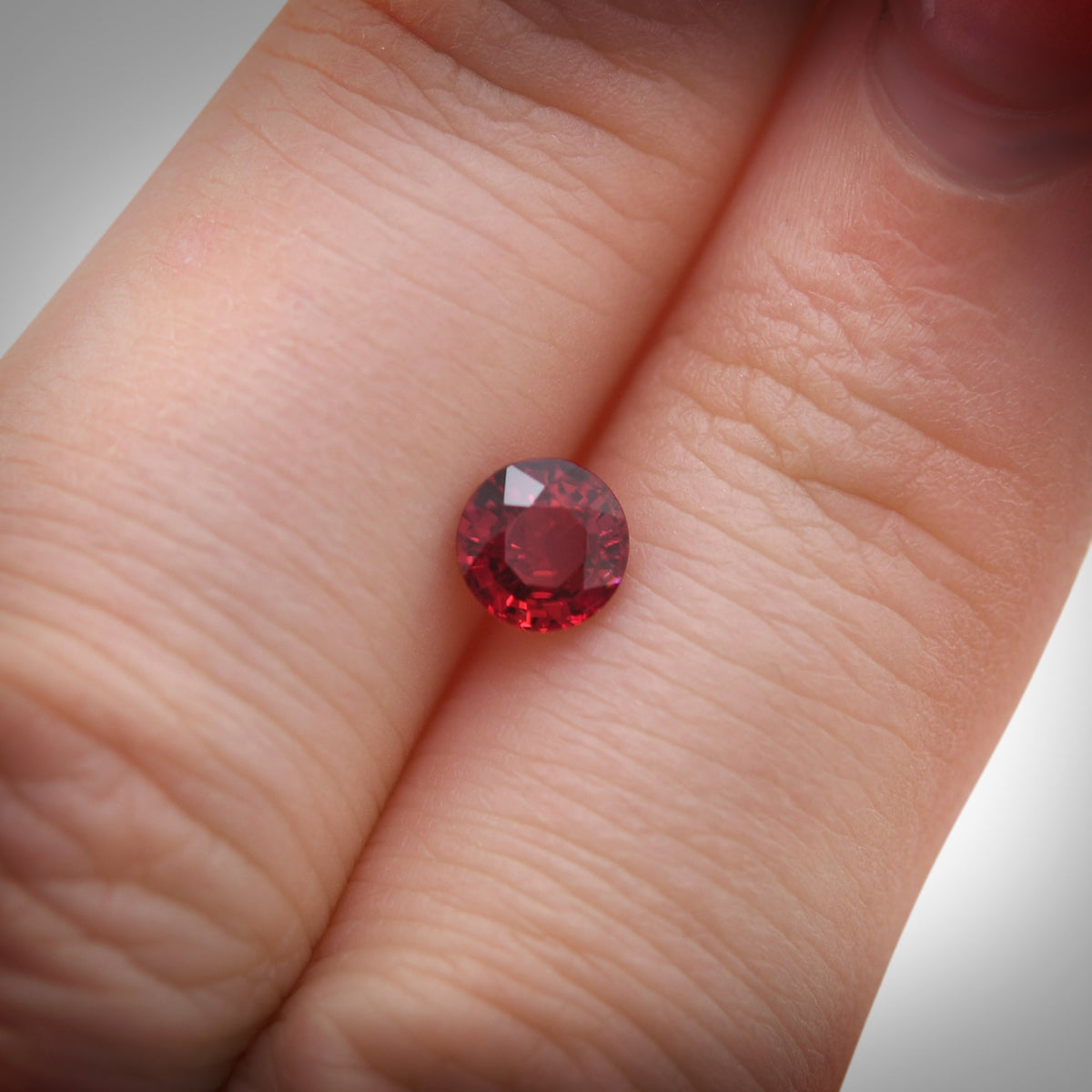 Runder Rubin | 0,72 ct | Rot | Ref. 711373