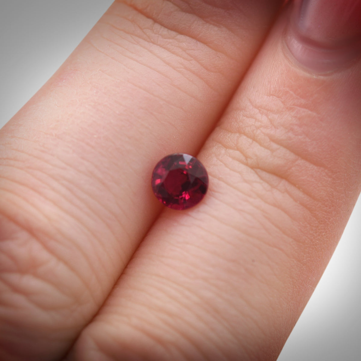 Runder Rubin | 0,82 ct | Rot | Ref. 711374