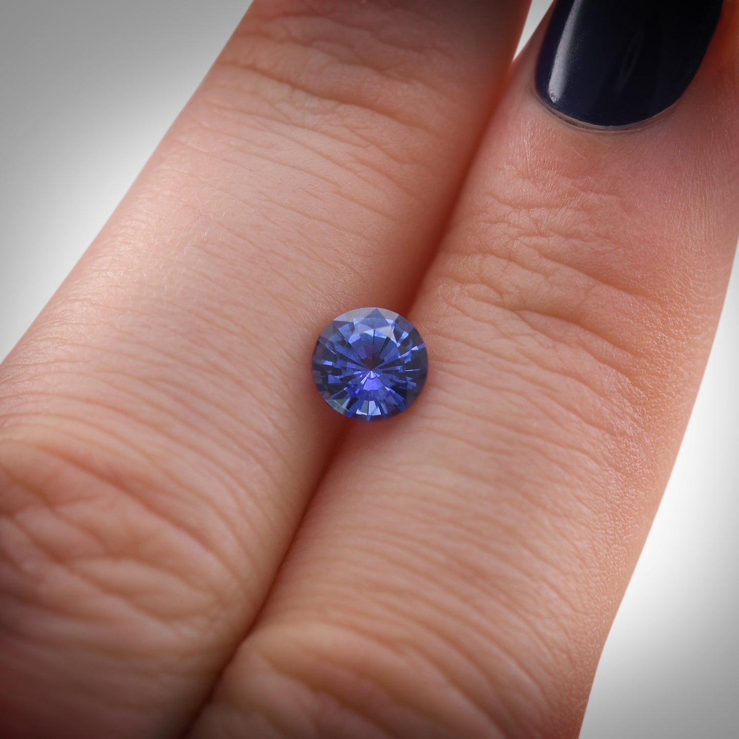 0,95 Karat blauer runder Saphir aus Sri Lanka