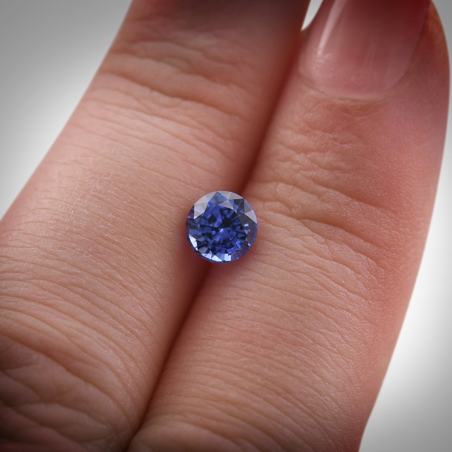 0,97 Karat blauer runder Saphir aus Sri Lanka