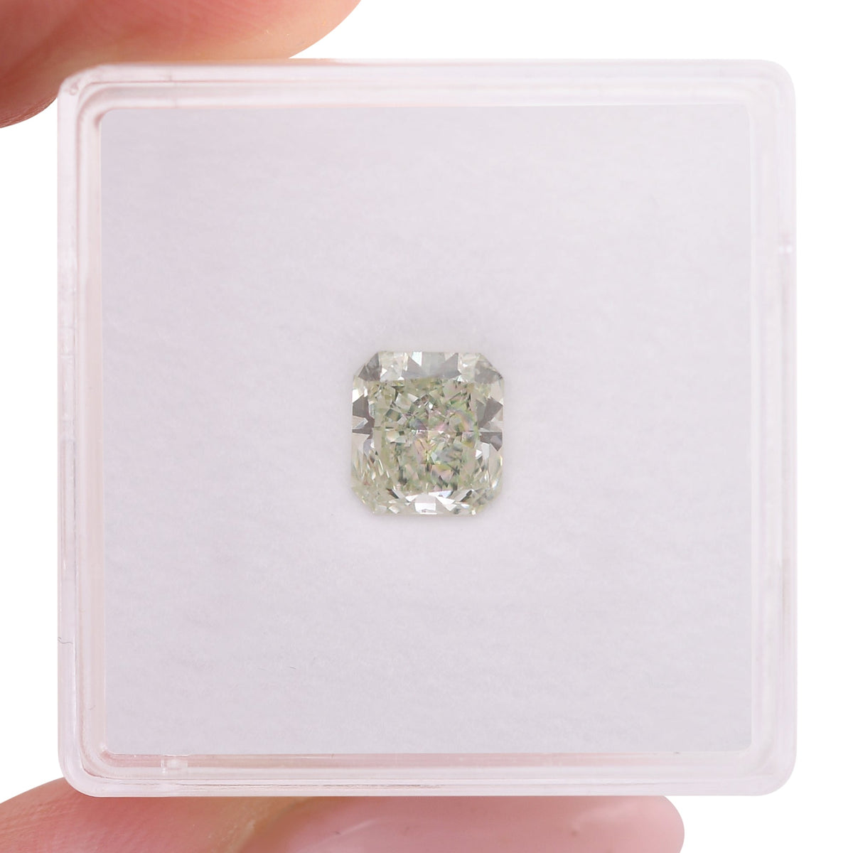 Radiant Diamond | 1.04 ct | Fancy Light Yellowish Green | VS1 | GIA | Ref 716526