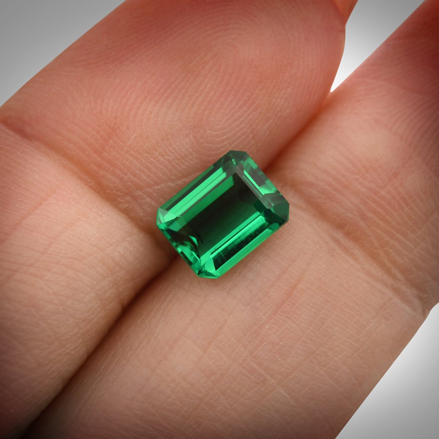 1,08 Karat Grüner Zambia-Smaragd (Gubelin, unbehandelt)
