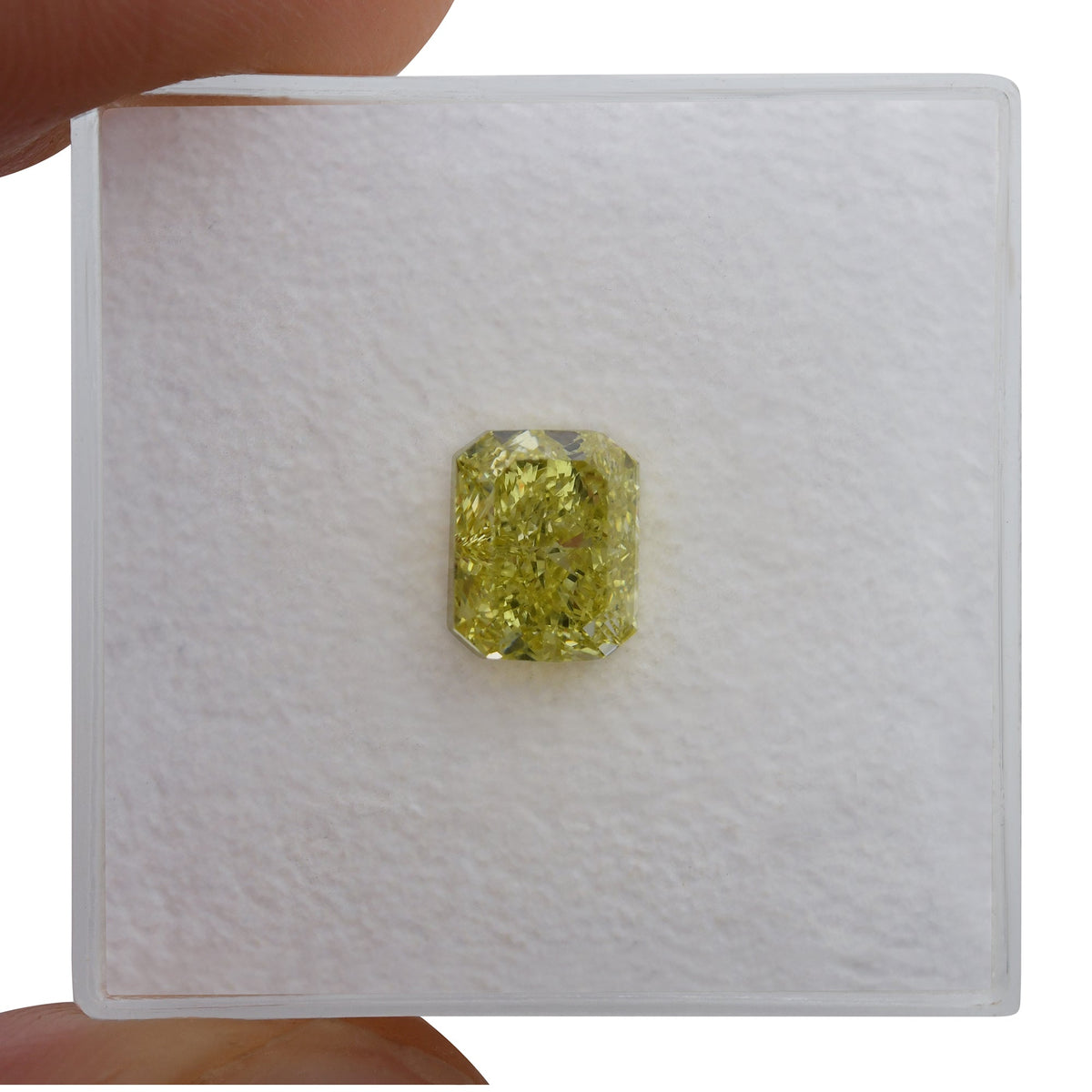 Strahlender Diamant | 1,16 ct | Intensiv gelb | VS2 | GIA | Ref. 717014