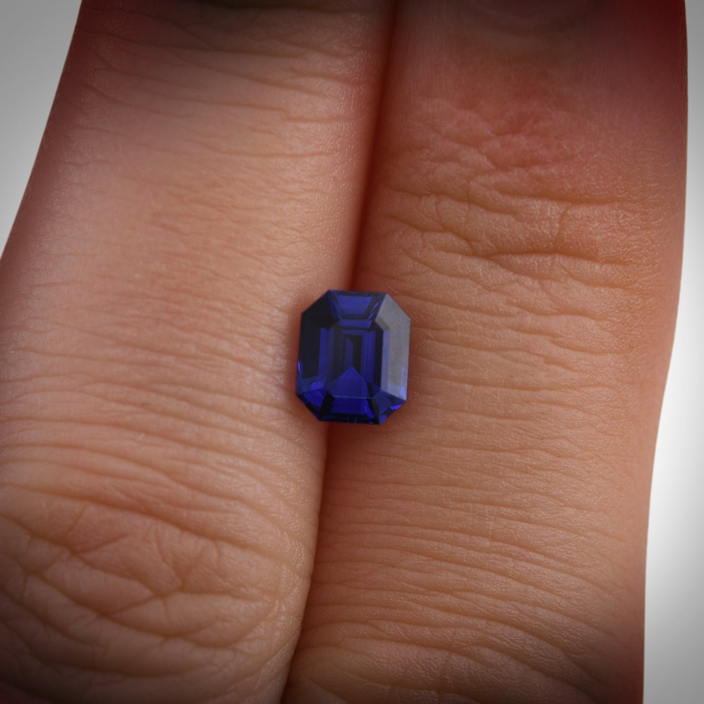 1,19 Karat blauer Smaragd-Saphir aus Sri Lanka