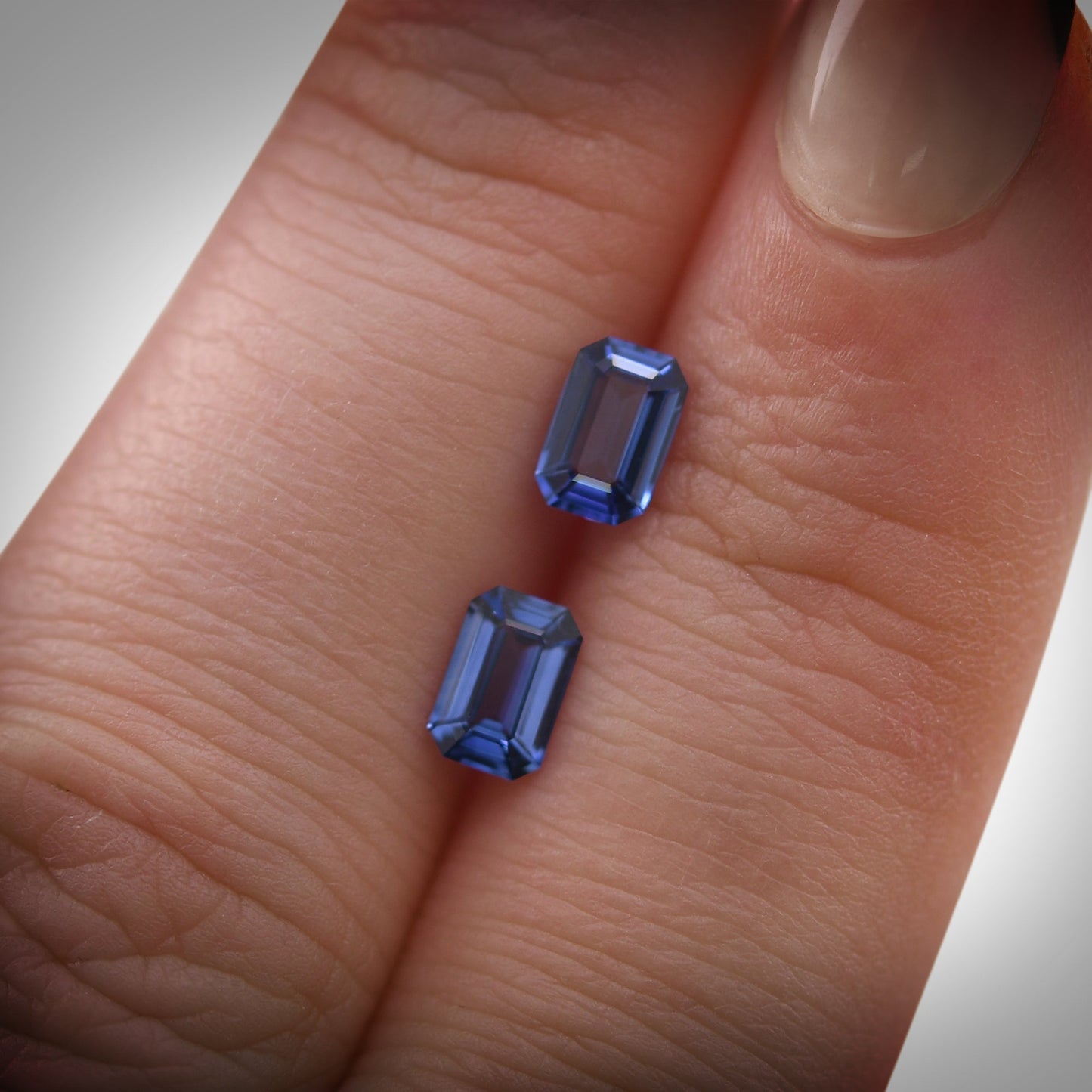 1,19 Karat blauer Smaragd-Saphir aus Sri Lanka