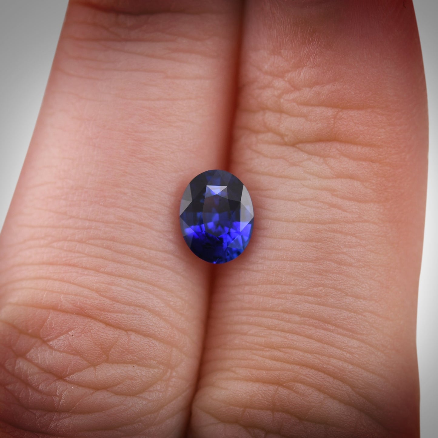 1,28 Karat blauer ovaler Saphir aus Sri Lanka