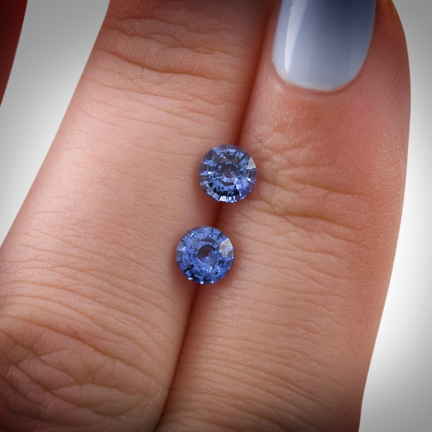 Paar 1,30 Karat blaue runde Saphire aus Sri Lanka
