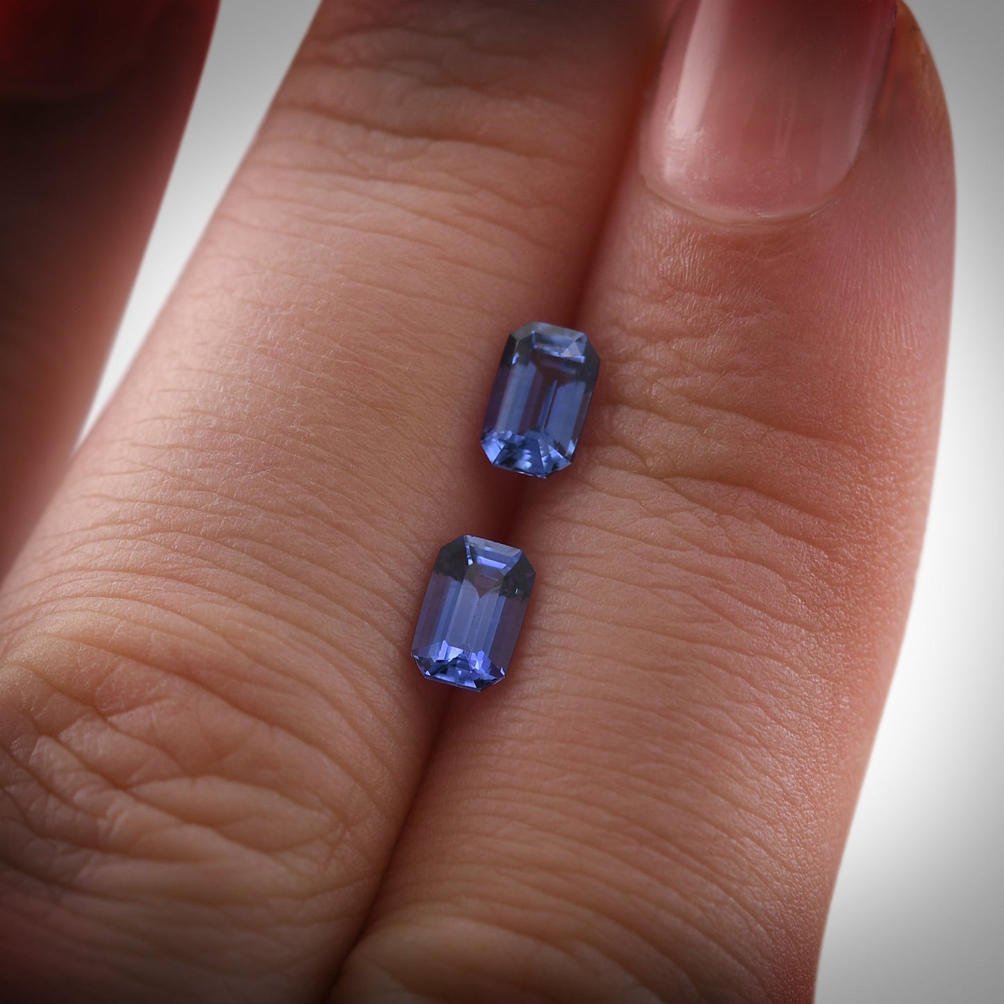 1,33 Karat blauer Smaragd-Saphir aus Sri Lanka