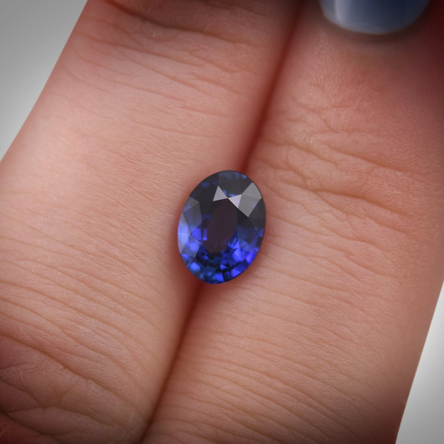 1,43 Karat blauer ovaler Saphir aus Sri Lanka