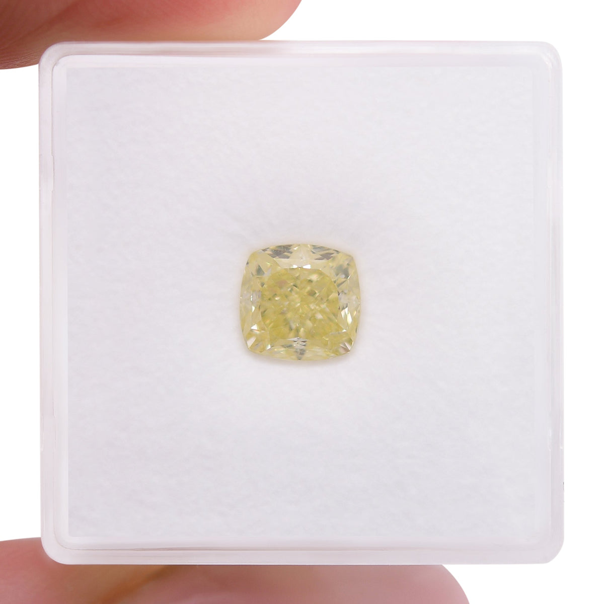Kissenförmiger Diamant | 1,61 ct | Hellgelb | Reinheitsgrad VS1 | GIA | Ref. 714617
