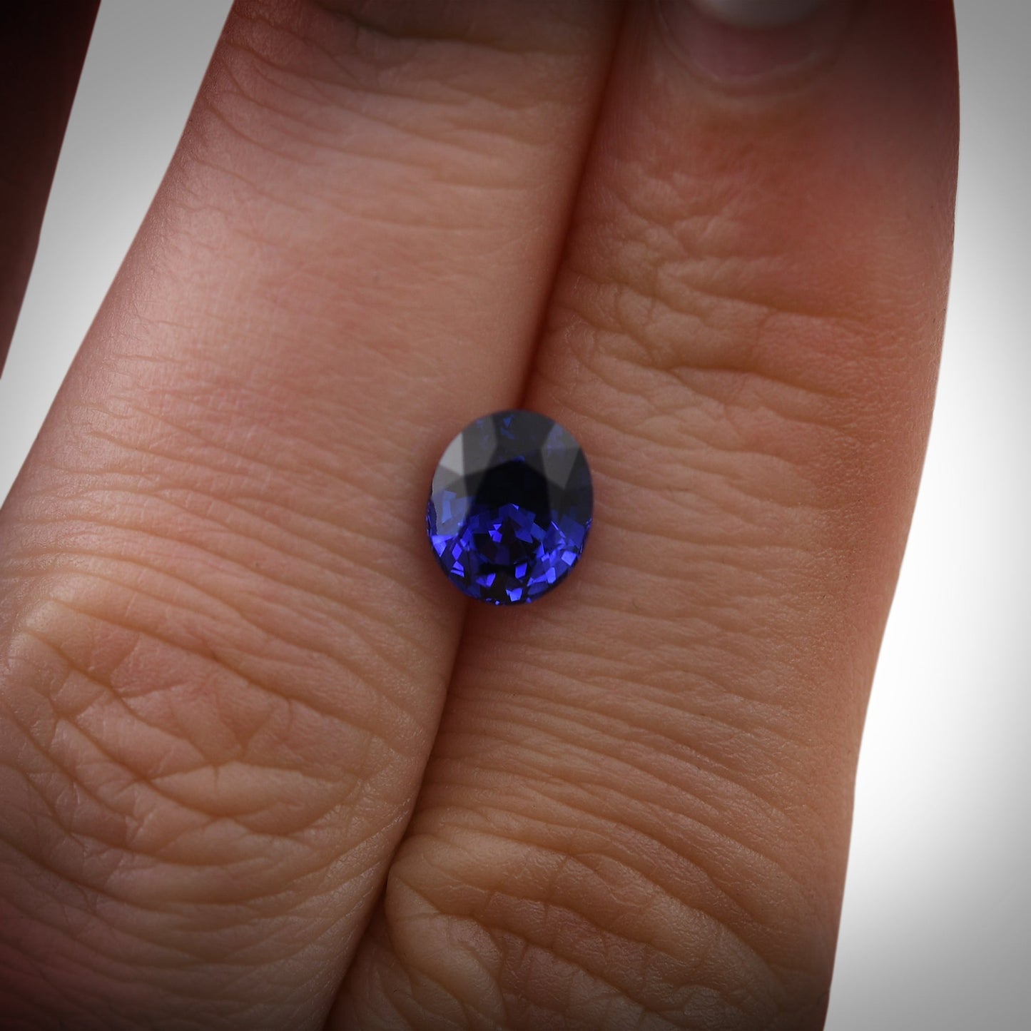 1,76 Karat blauer ovaler Saphir aus Sri Lanka