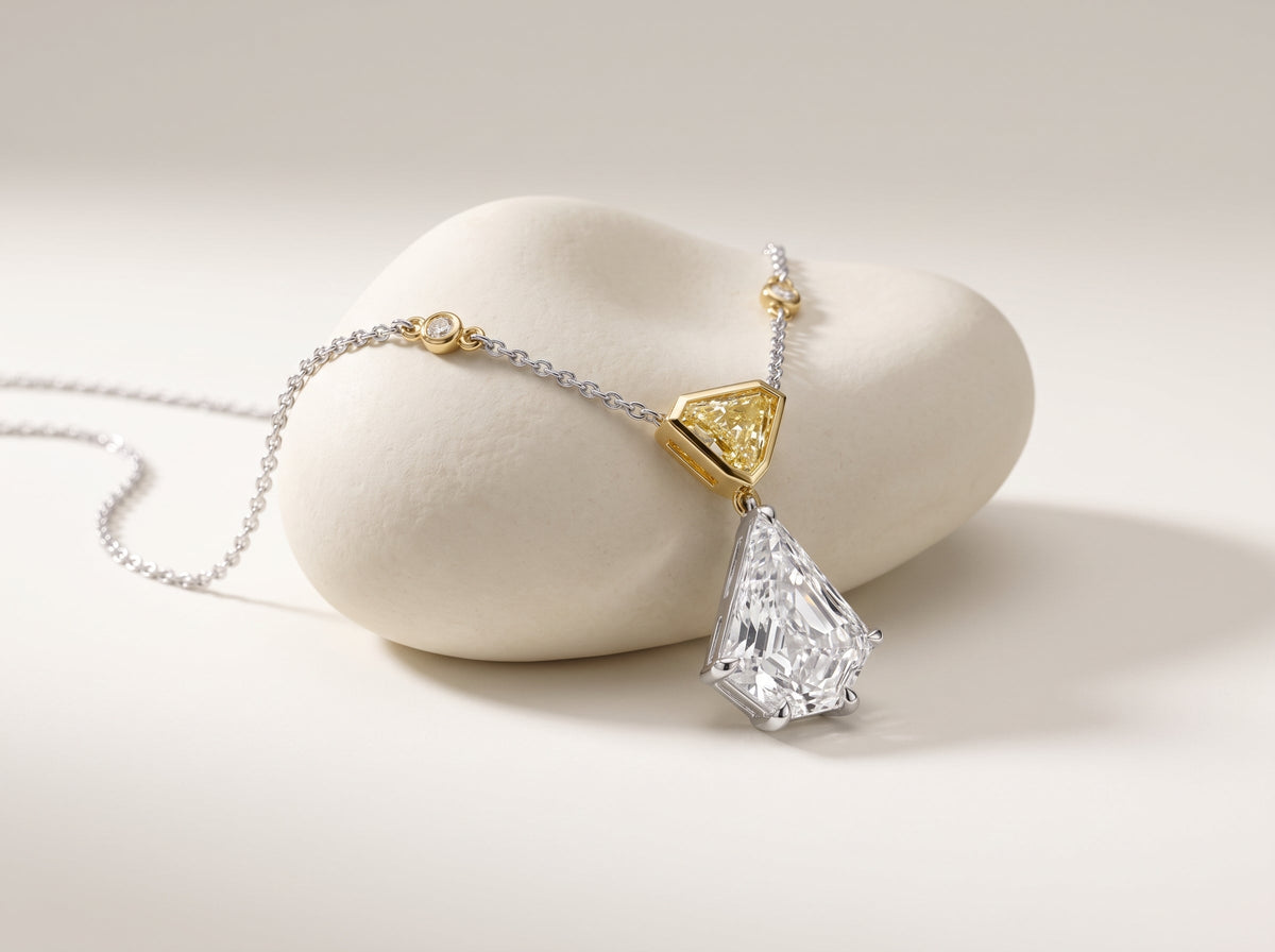 Tropfenförmige Halskette | Platin & 18 Karat Gold | GIA | Ref. 1000013M