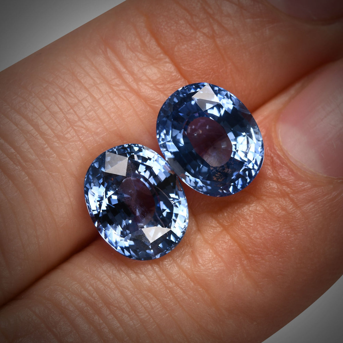 Ovaler Saphir | 11,82 ct | Blau | BELLEROPHON | Ref. 615793