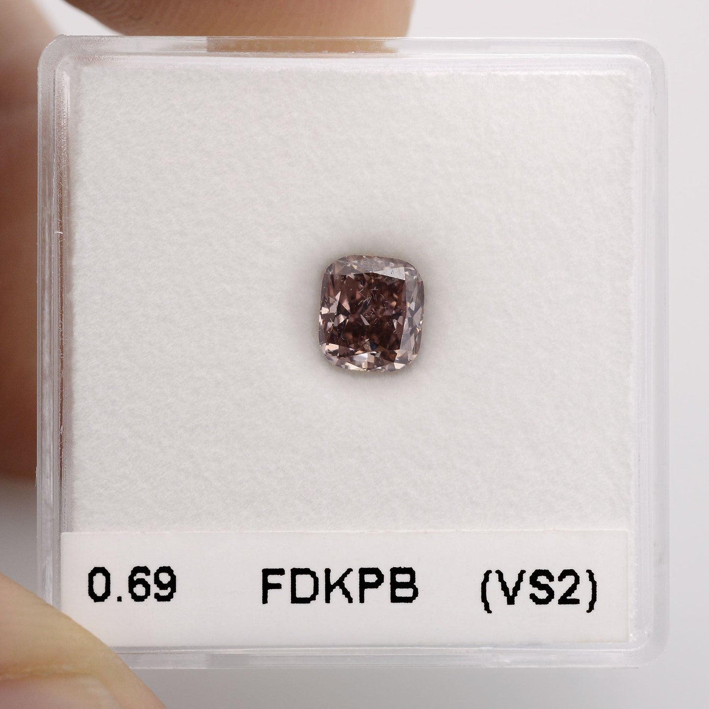 0,69 Karat Fancy Dark Pink Brown Radiant (VS2) GIA