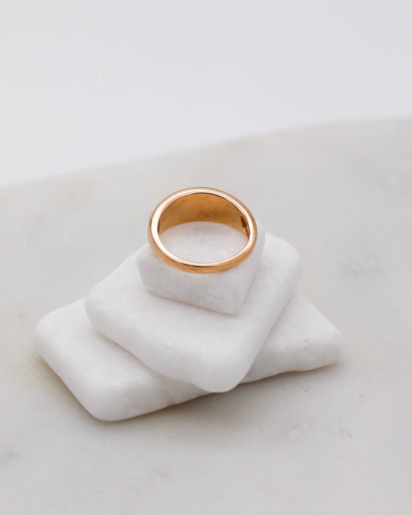 Vintage-Ring Gilian mit 0.35ct Opalen im Trillantschliff in 585/-Gelbgold – Mosaik-Look, erhältlich in München und Augsburg