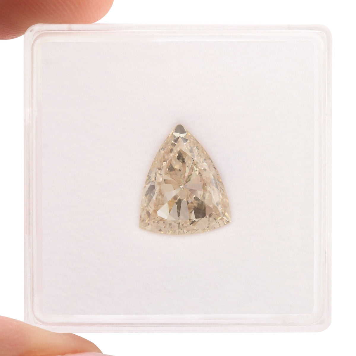 2,00 Karat sehr hellbrauner Dreiecksdiamant VS2 GIA