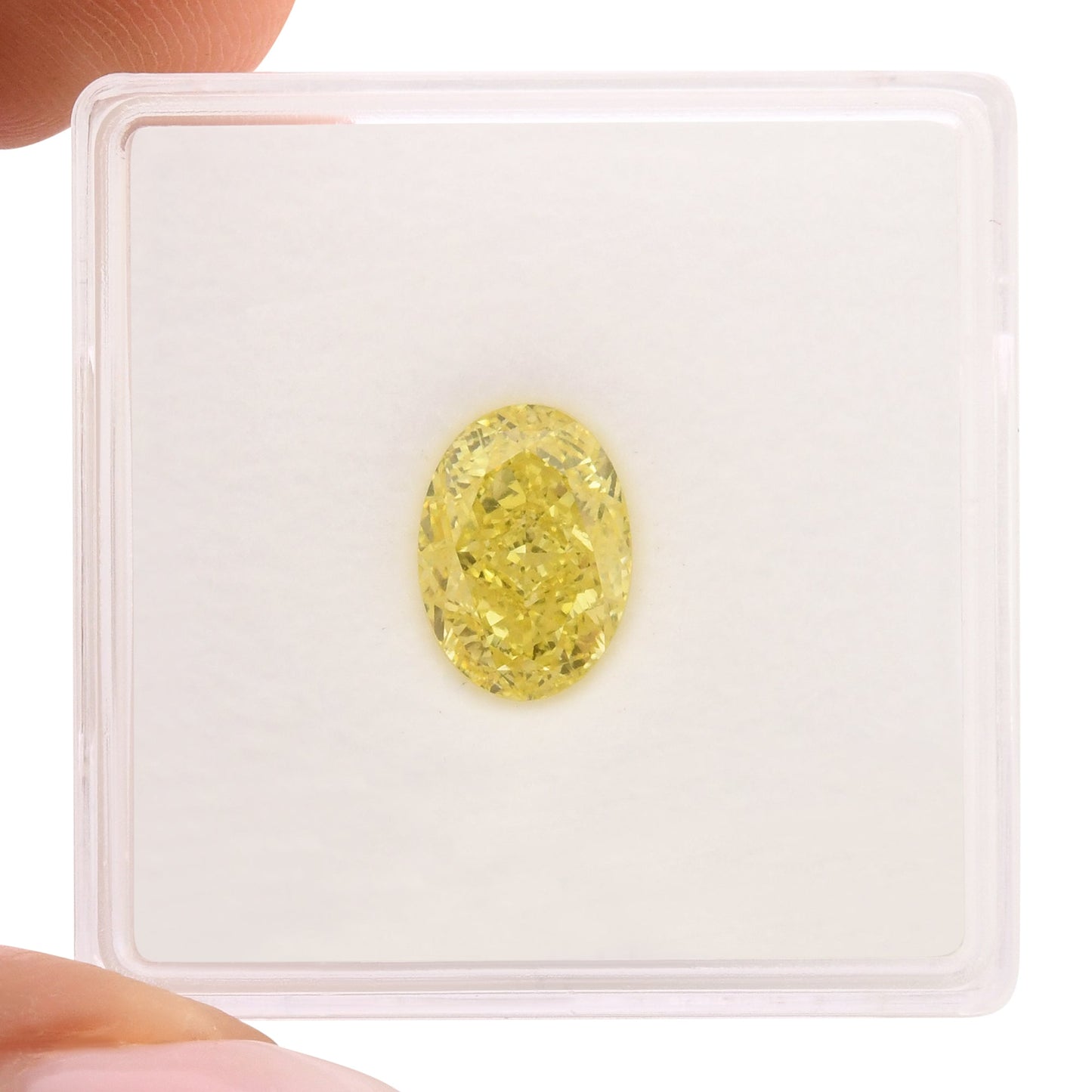 2,01 Karat Fancy Intense Yellow Oval Diamond VS1 GIA