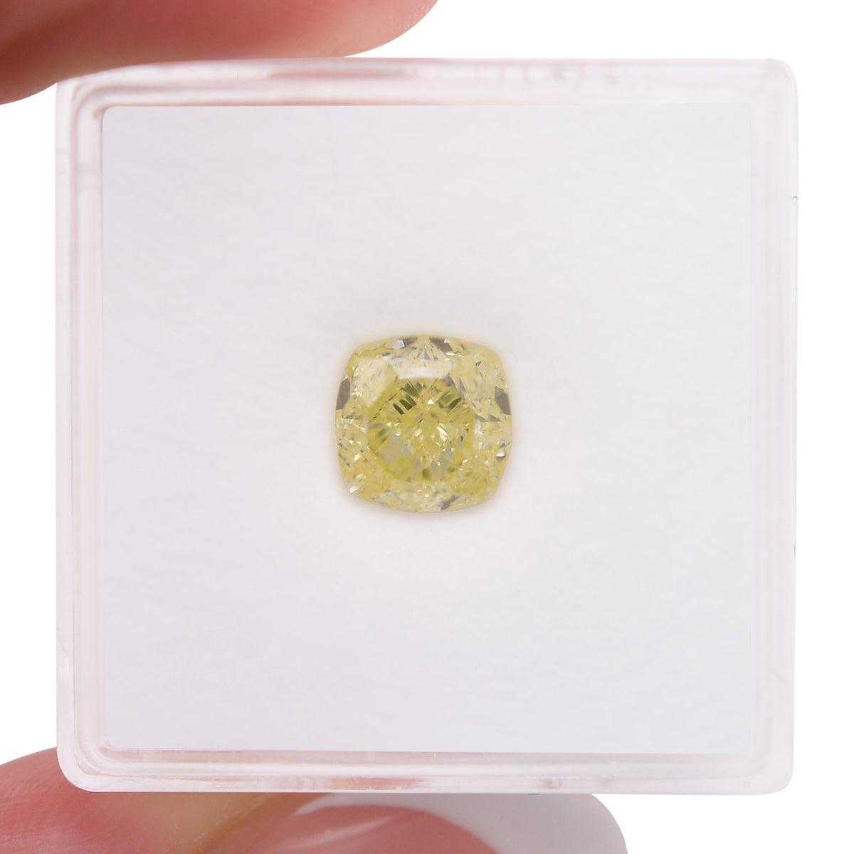 Kissenförmiger Diamant | 2,01 ct | Gelbschliff | Reinheitsgrad VS1 | GIA | Ref. 714606
