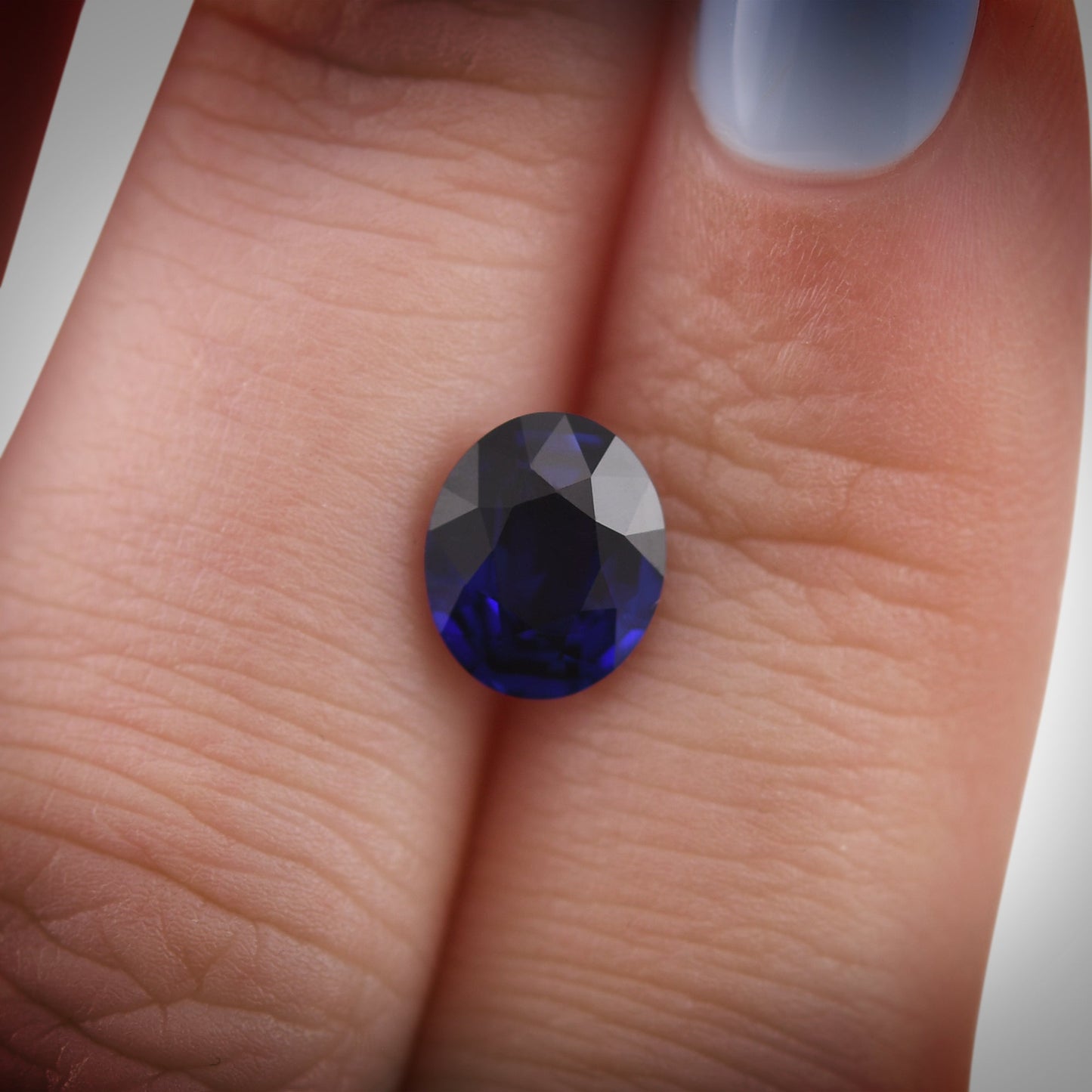 2,03 Karat blauer ovaler Saphir aus Sri Lanka
