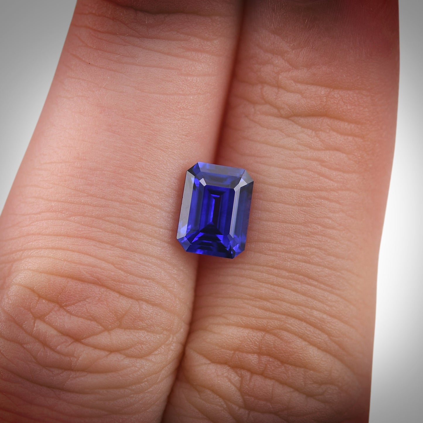 2,04 Karat blauer Smaragd-Saphir aus Sri Lanka