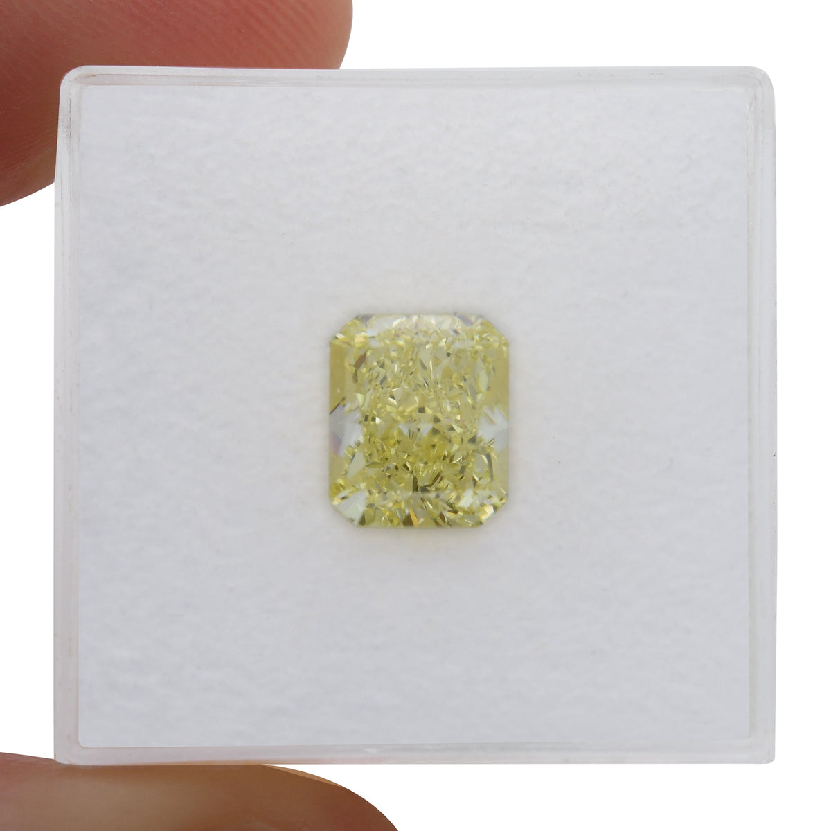 Strahlender Diamant | 2,16 ct | Intensiv gelb | VVS2 | GIA | Ref. 718299