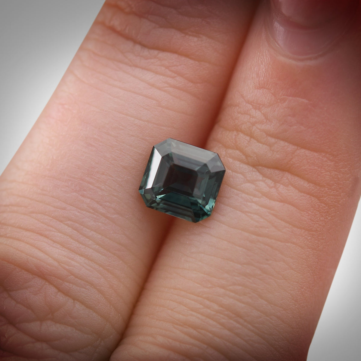 Smaragd-Saphir | 2,21 ct | Grün | Ref. 711344