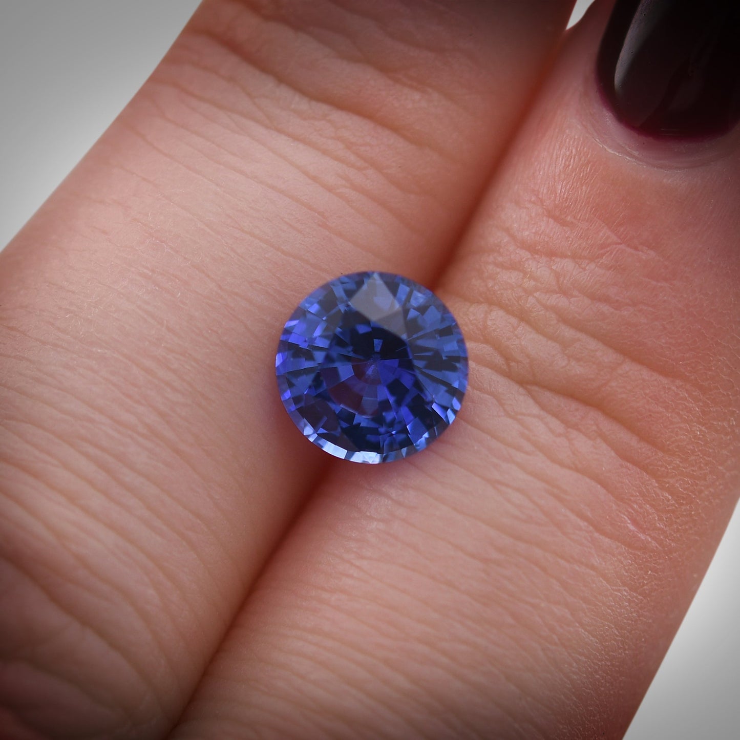 2,43 Karat blauer runder Saphir aus Sri Lanka