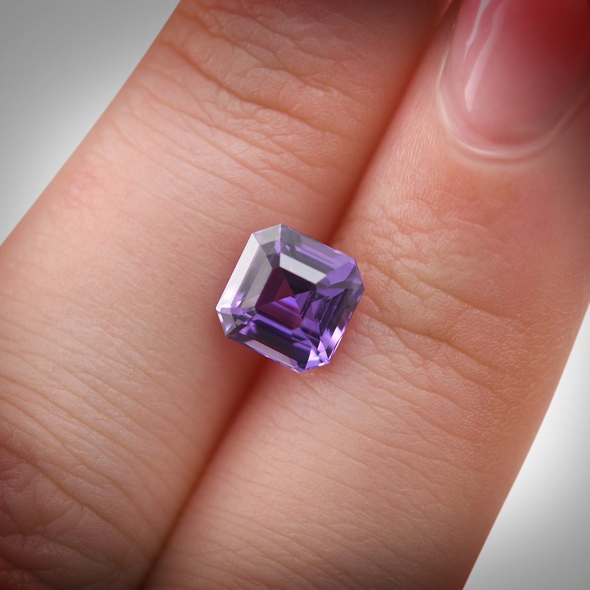 Smaragd-Saphir | 2,51 ct | Lila | Ref. 711573