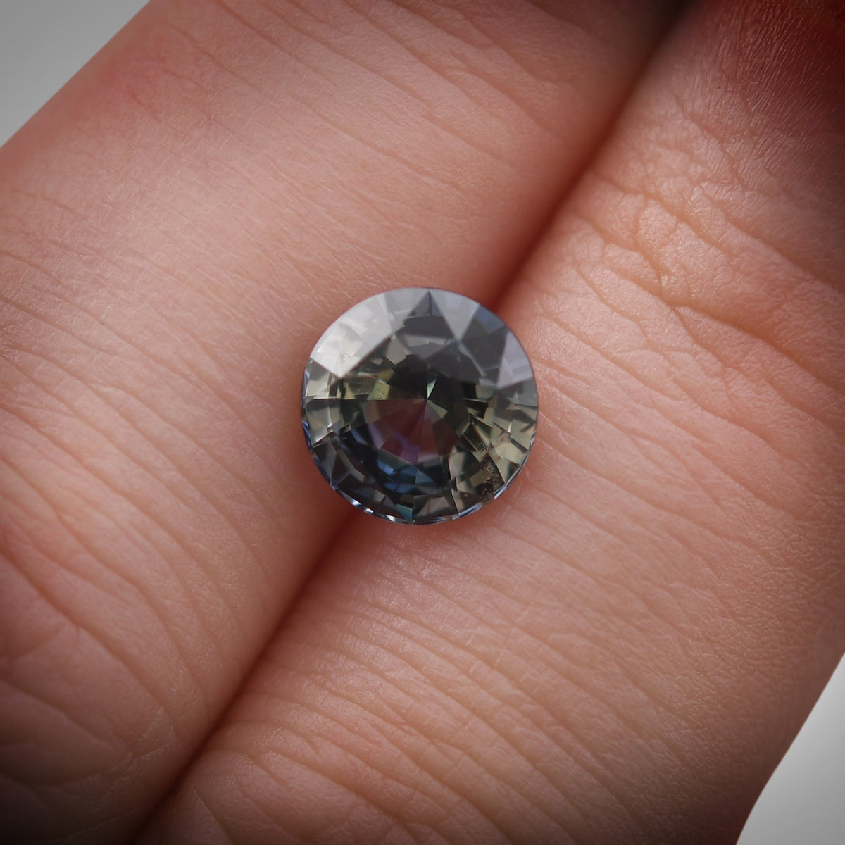 Runder Saphir | 2,52 ct | Grün | Ref. 718607