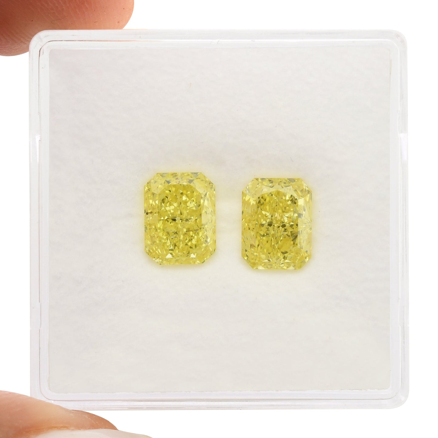 2,56 Karat Fancy Intense Yellow Radiant Diamanten VS2 GIA