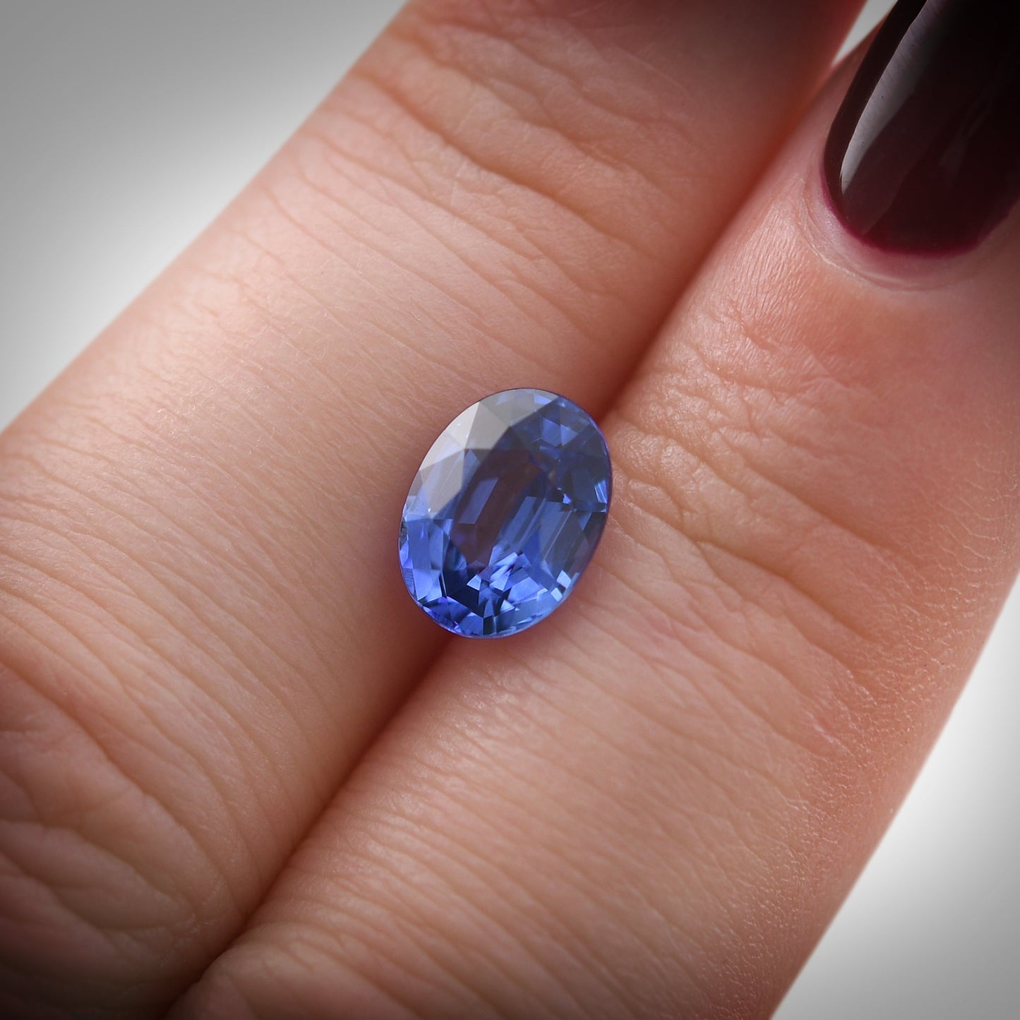 2,57 Karat blauer ovaler Saphir aus Sri Lanka