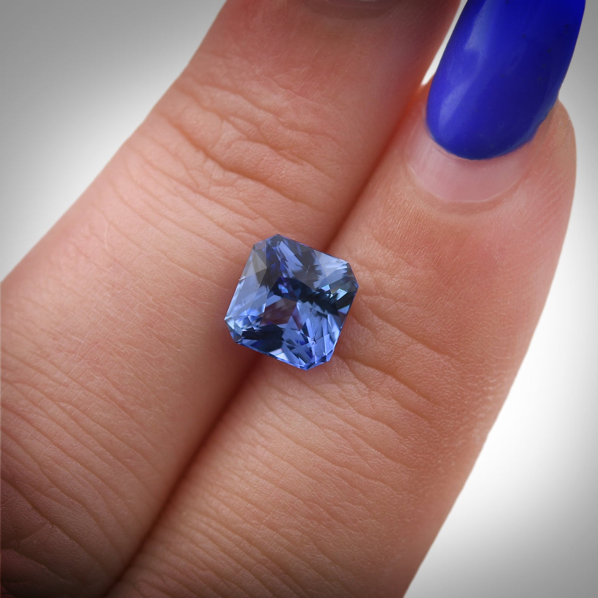 Strahlender Saphir | 2,6 ct | Blau | GIA | Ref. 722688