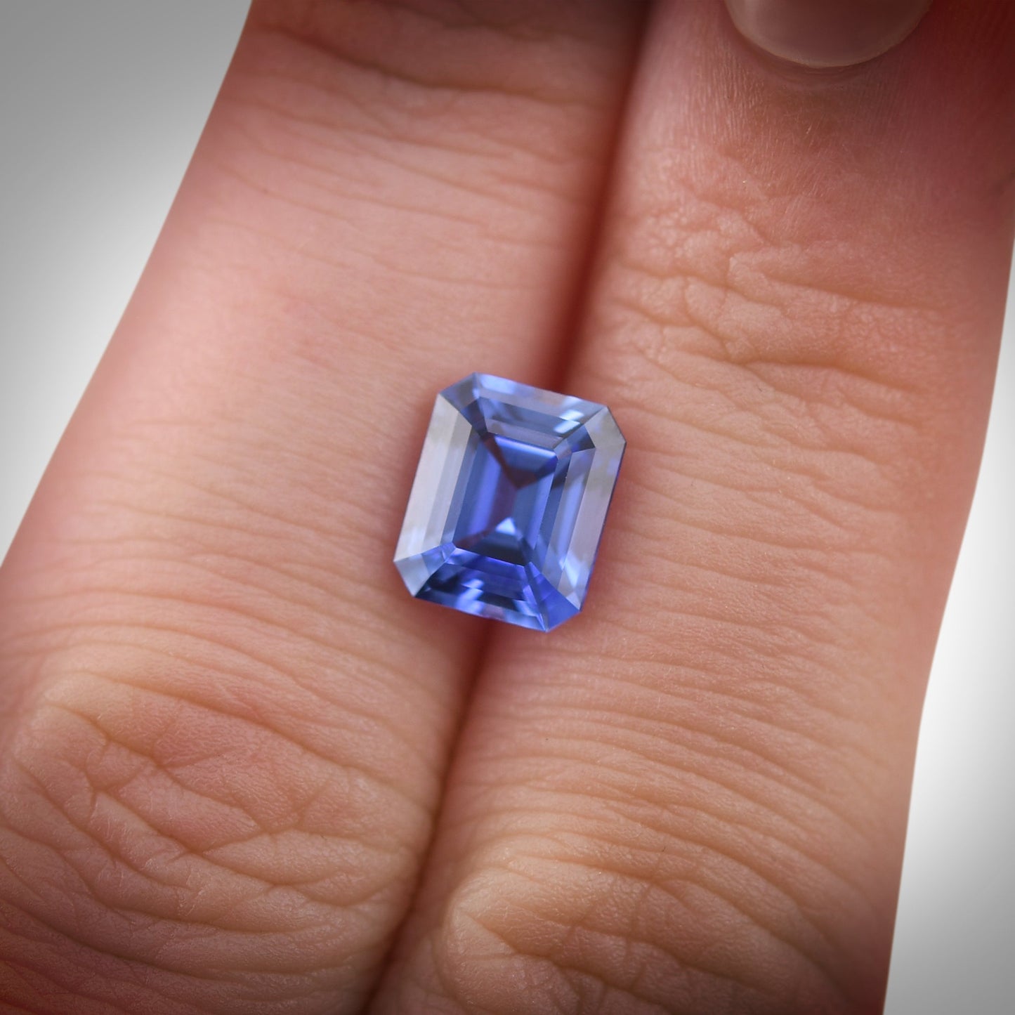 2,73 Karat blauer Smaragd-Saphir aus Sri Lanka