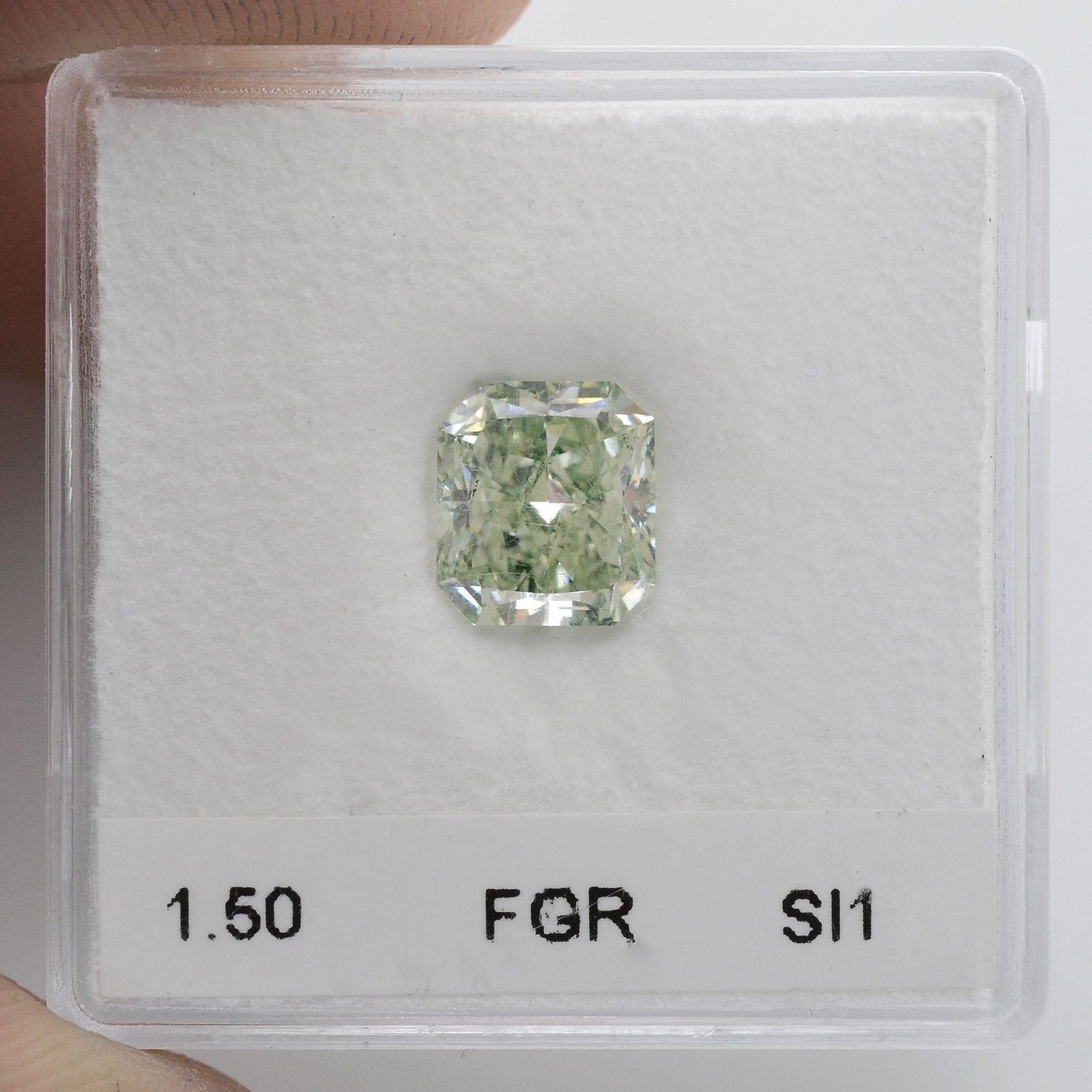 1,50 Karat Fancy Green Radiant Diamant SI1 GIA