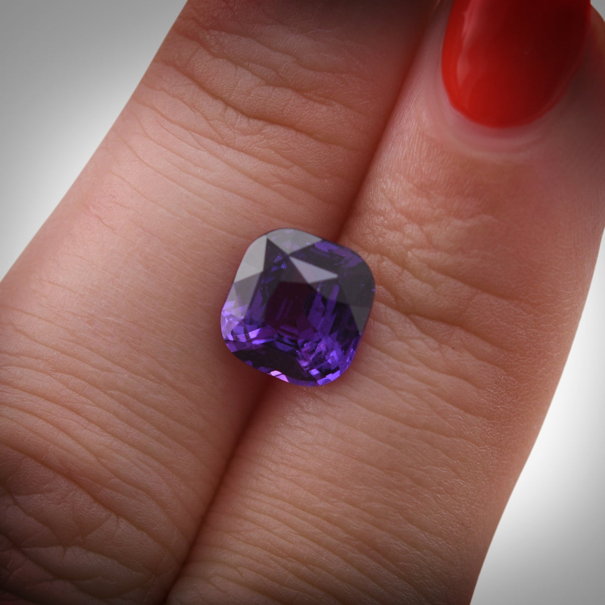 Kissenförmiger Saphir | 3,54 ct | Lila | GIA | Ref. 718621