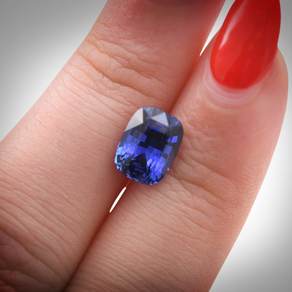 Kissenförmiger Saphir | 3,67 ct | Blau | CD | Ref. 719437