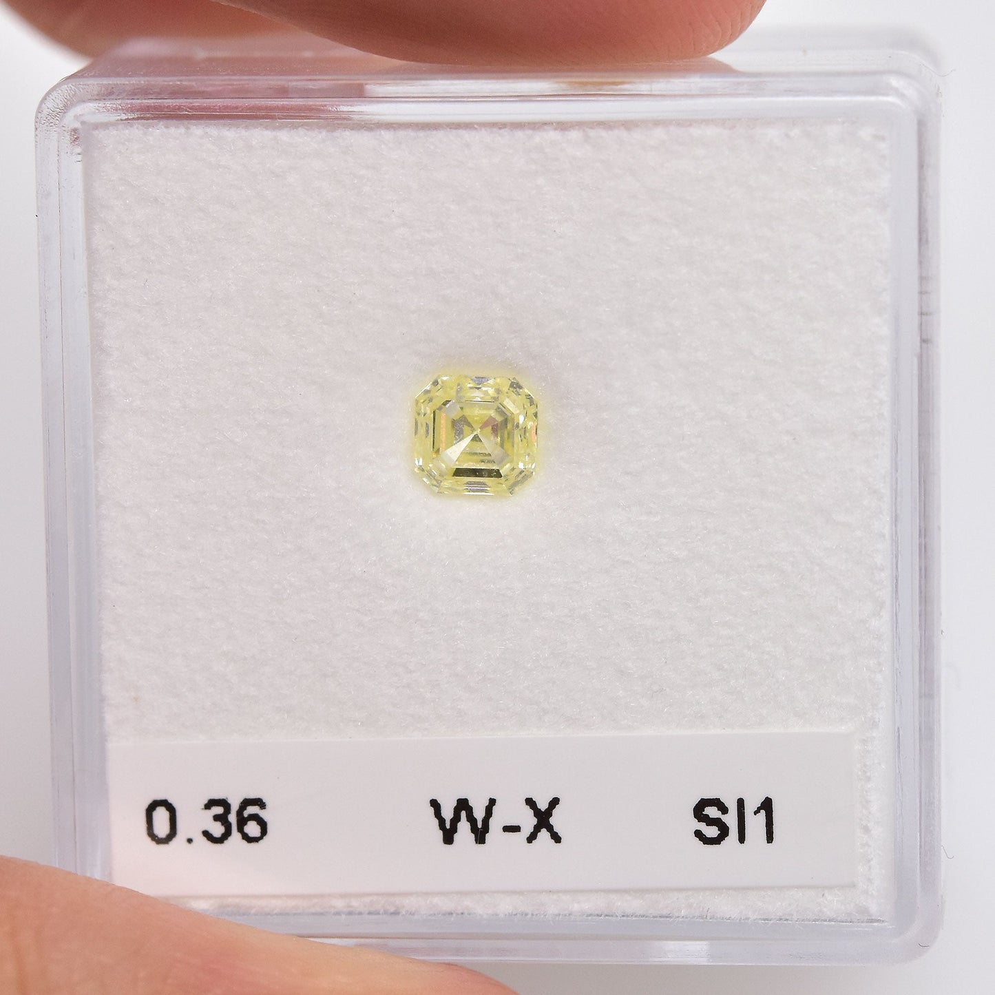 0,36 Karat W-X Asscher Diamant SI1 IGI