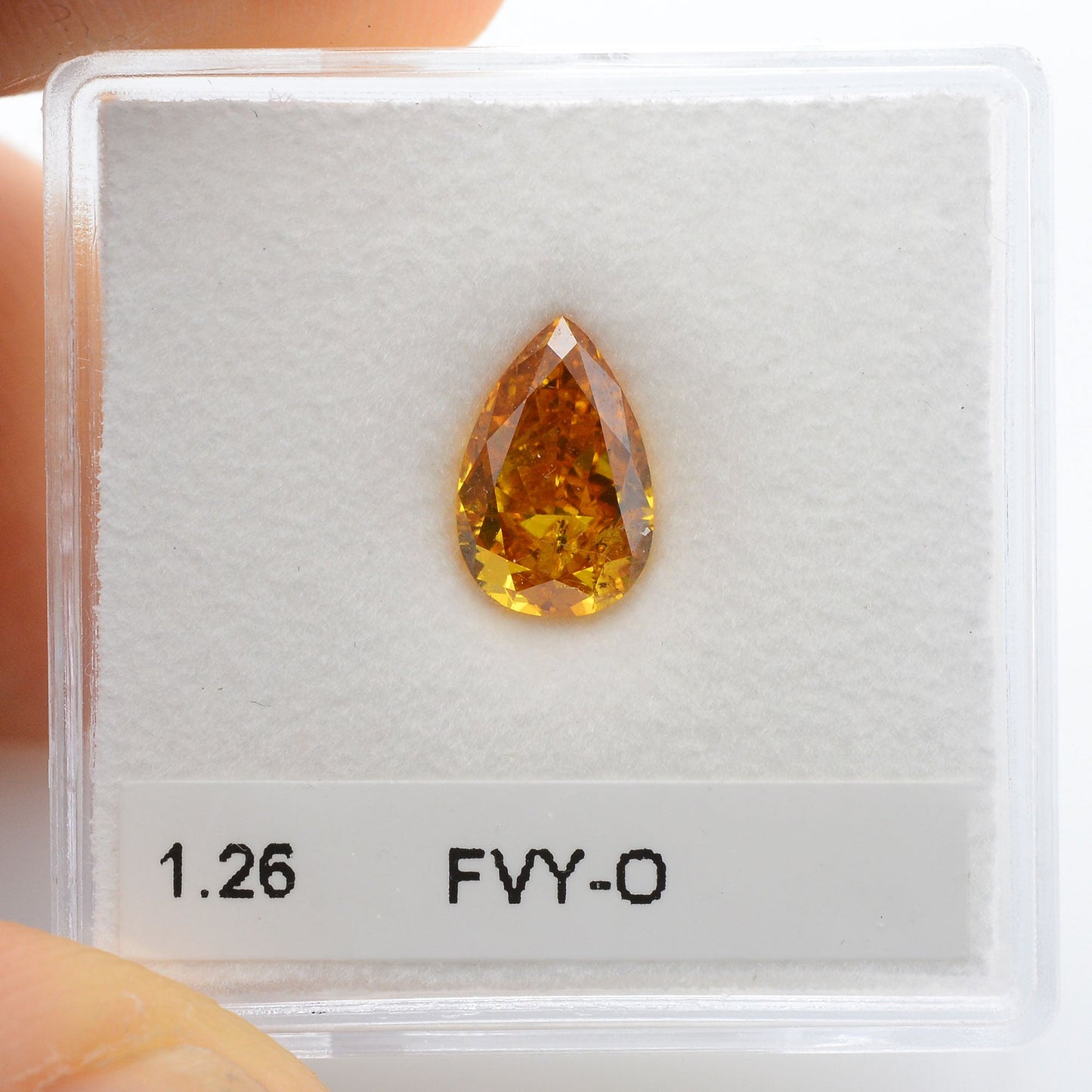 1,26 Karat Fancy Vivid Yellowish Orange Birnenförmiger Diamant (I1) GIA