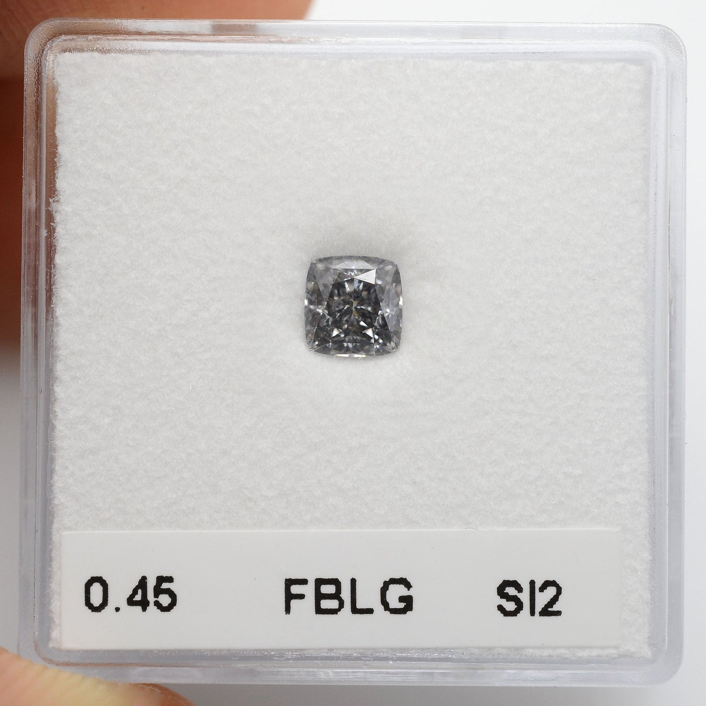 0,45 Karat Fancy Blue Gray Cushion Diamant SI2 GIA