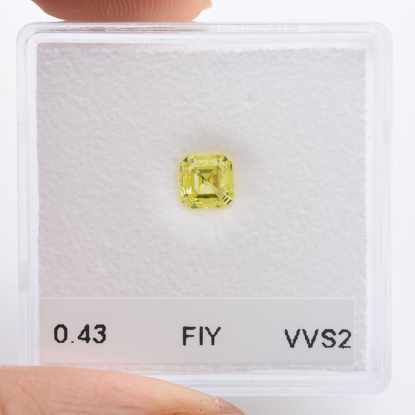 0,43 Karat Fancy Intense Yellow Asscher-Diamant VVS2 IGI