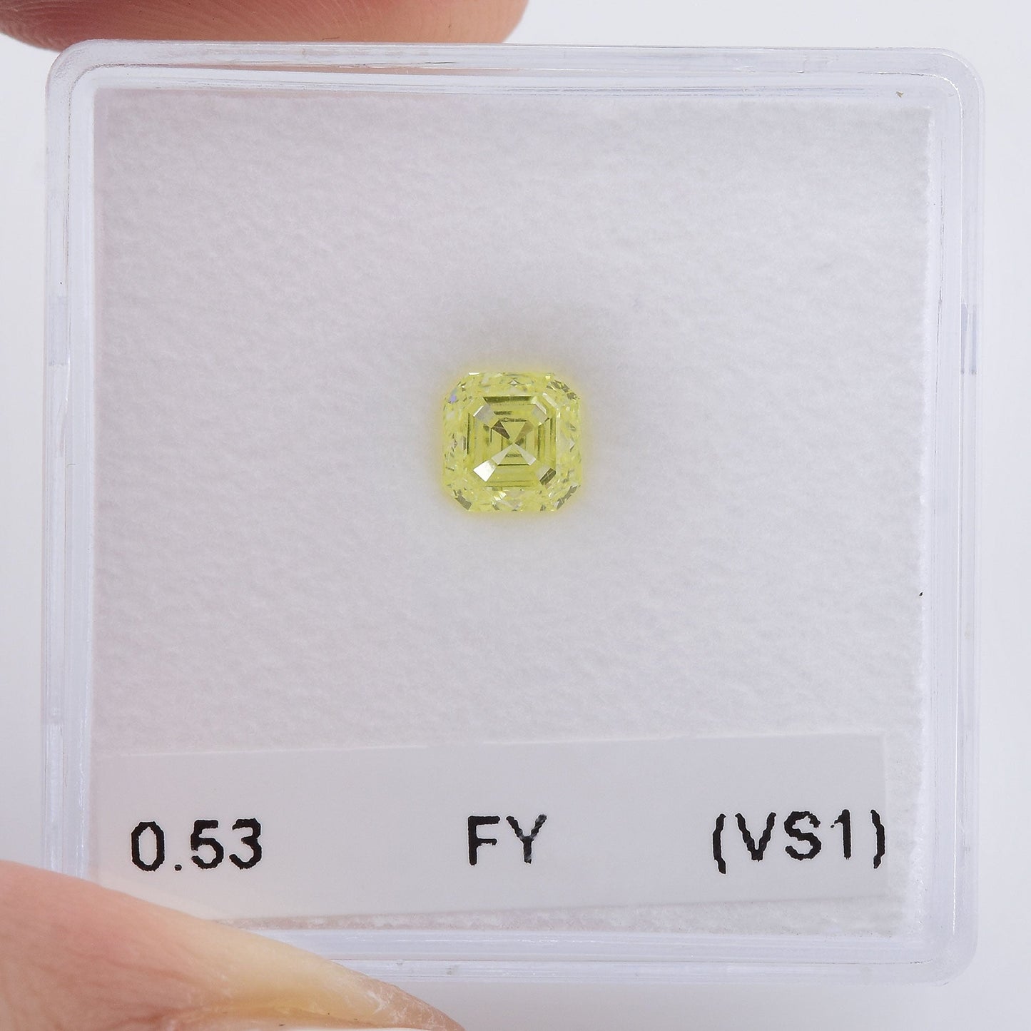 0,53 Karat Fancy Yellow Asscher Diamant (VS1)