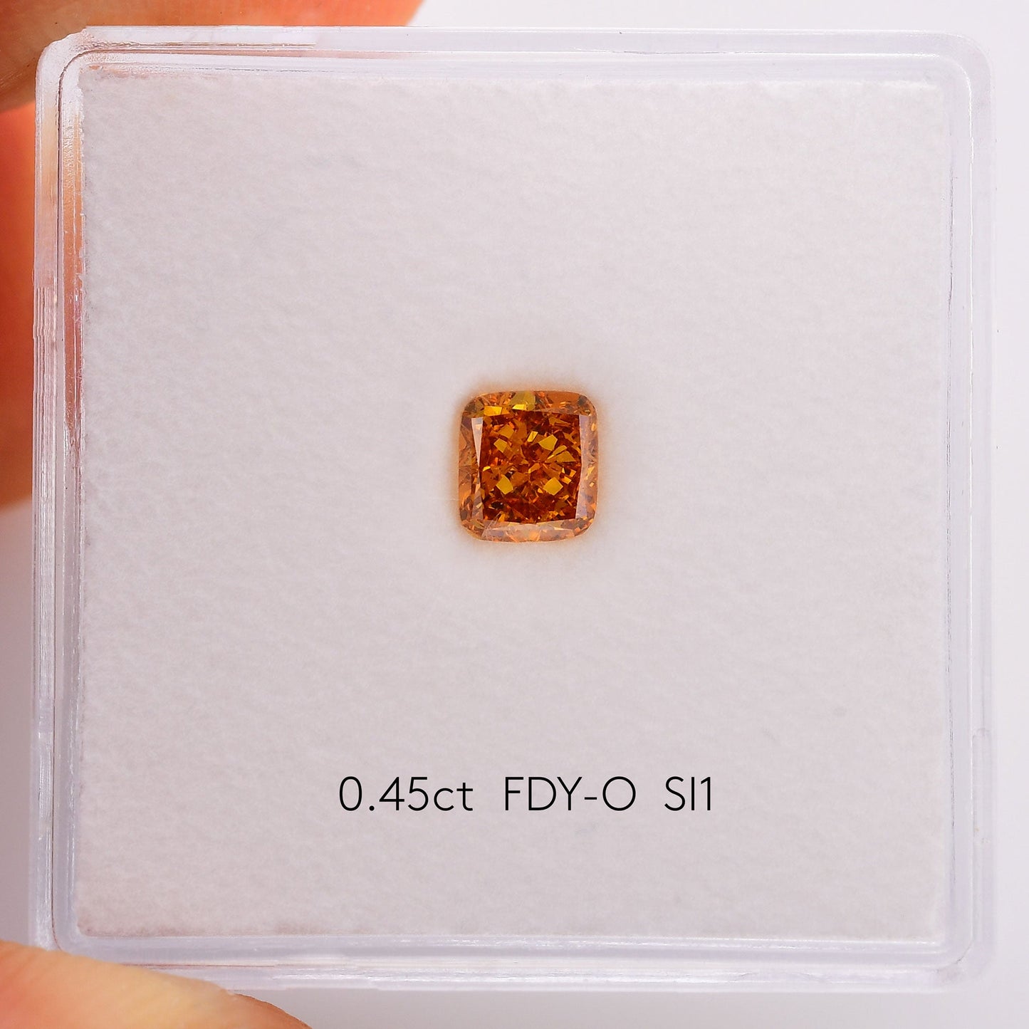 0,45 Karat Fancy Deep Yellowish Orange Cushion Diamond SI1 GIA